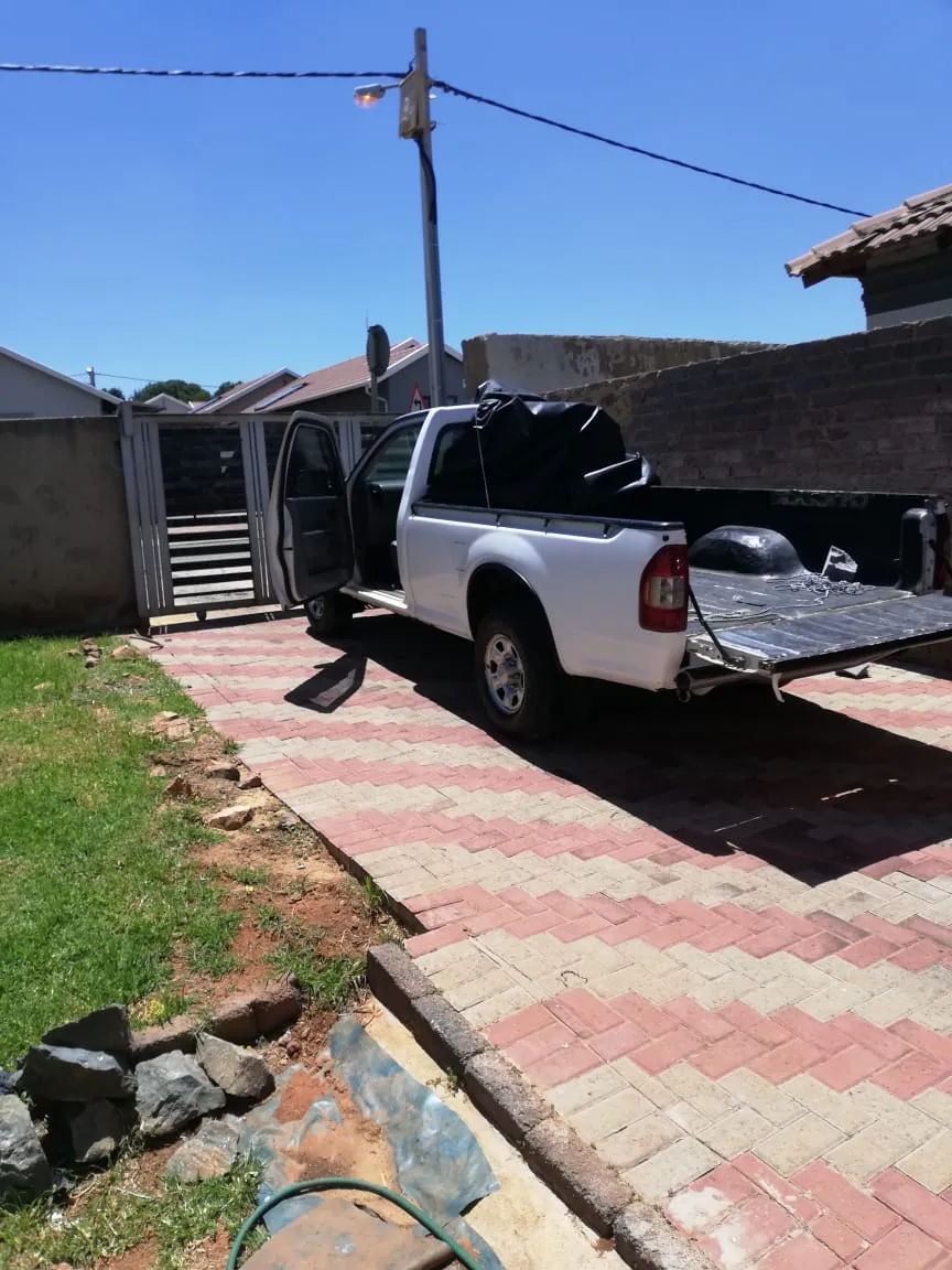 Bakkie for hire photo 3